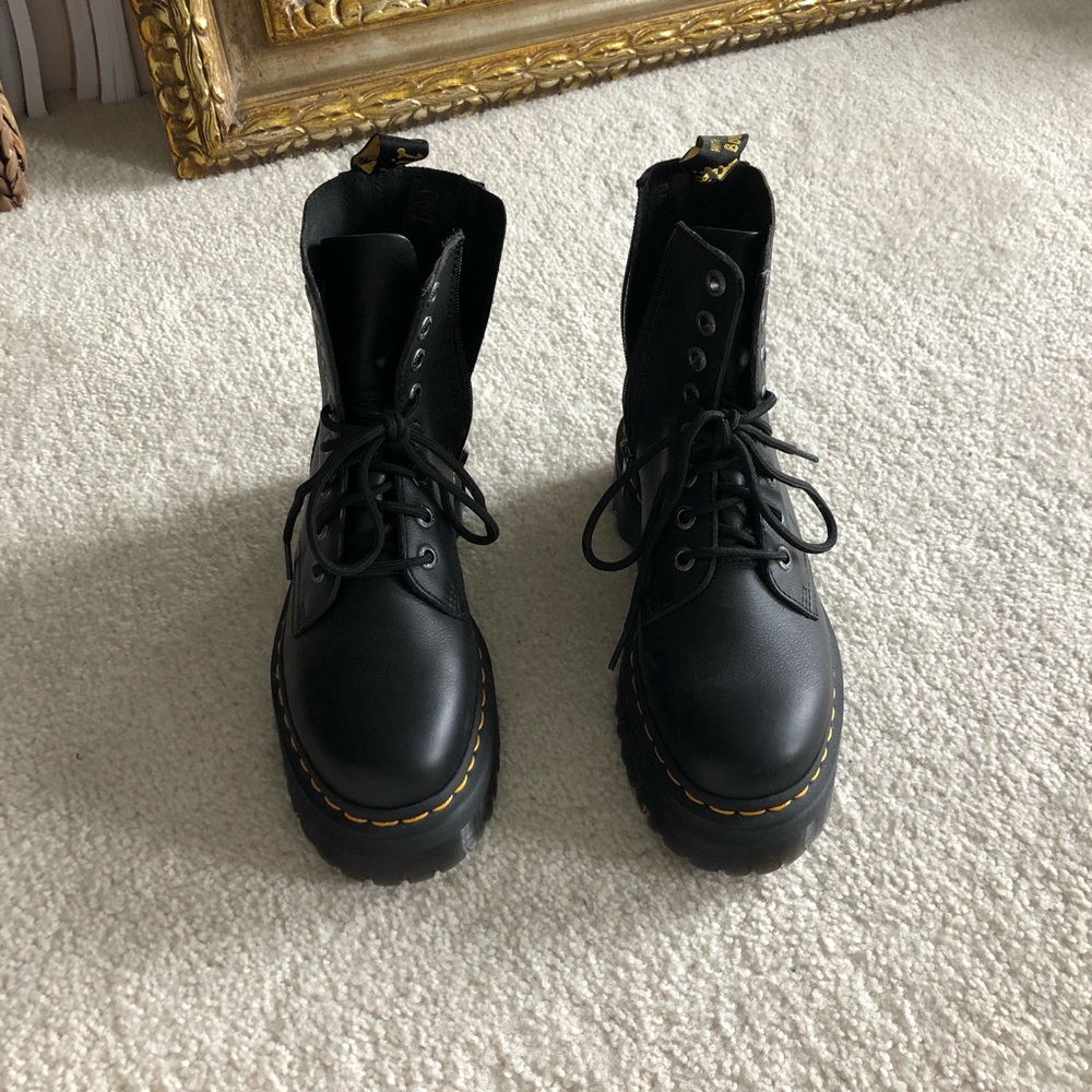 Black Dr.Martens Jadon Boots